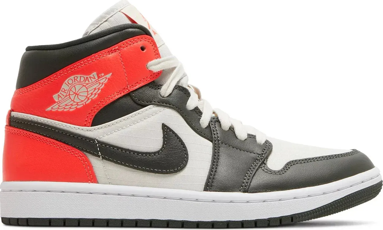 Air Jordan 1 Mid SE "Newsprint"