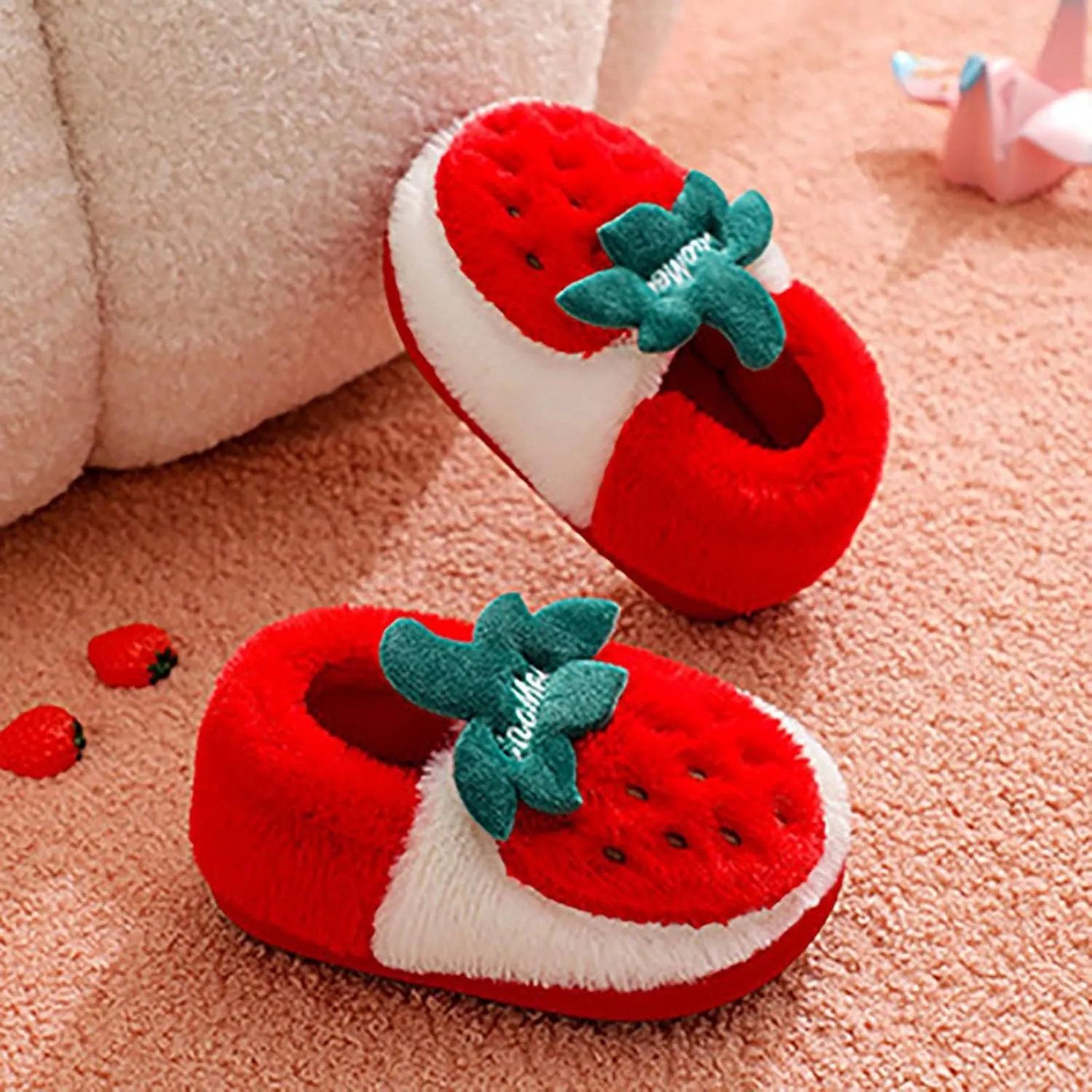 Bedroom Slippers for Kids Cotton Knit Girls Boys Cartoon Strawberry Pattern House Slippers Winter Fall Warm Shoes