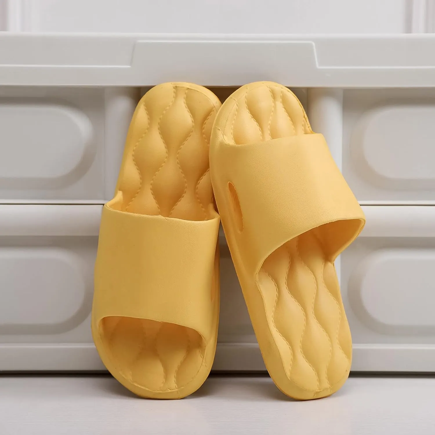 Cloud Slippers for Men Shower Shoes Women Mens Shower Shoes Womens Slides Gym Non Slip Indoor Outdoor Slippers