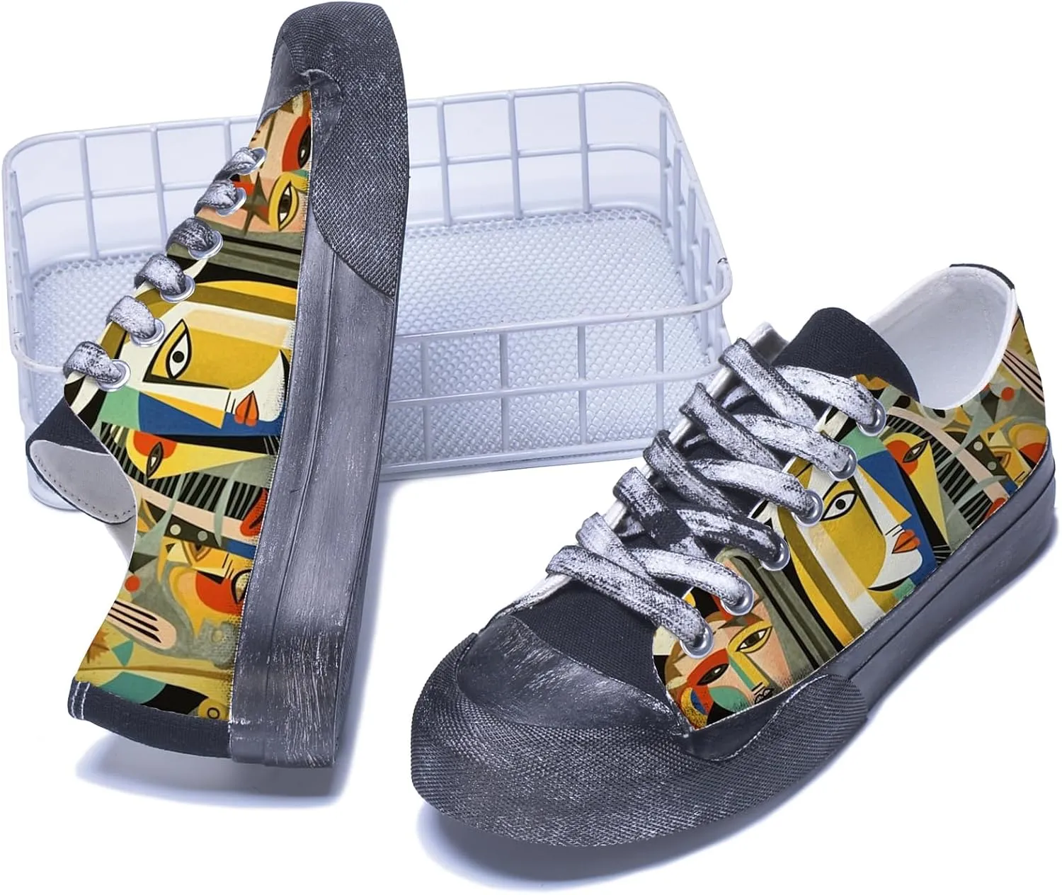Men Skull Printed Shoes Custom Personalized Design Cool Print Low Top Fashion Sneakers for Teen Boys Girls Student Women Canvas Shoes Cosplay Classic Casual Shoes