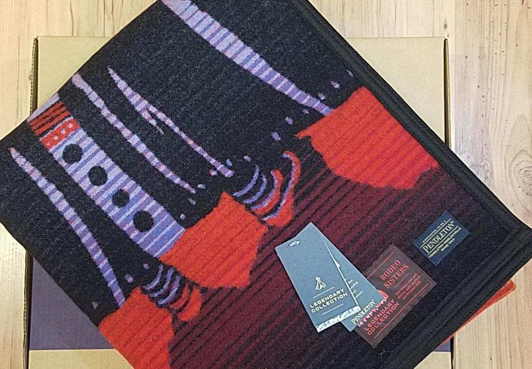 Pendleton®Rodeo Sisters Blanket