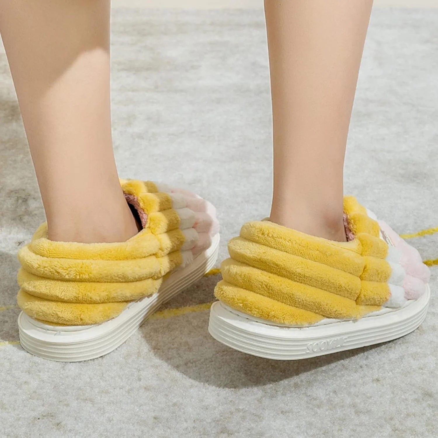 SBGMoSJ Kawaii Fuzzy Cute Cow Slippers for Women Winter Comfy Slippers Cute House Slippers for Women Hotel Slippers for Women Christmas Window Clings Gifts for Men 2023