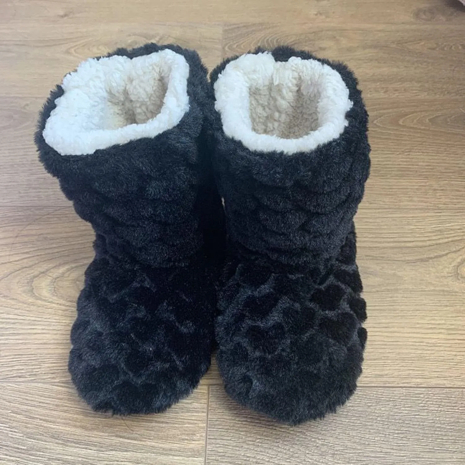 SBGMoSJ Winter Slippers for Women Indoor and Outdoor Warm Indoor Shoes Fuzzy Slipper Sandals Warm Slippers for Women Indoor Lightweight Christmas Pillow Covers 20x20 Gifts for Him 2023