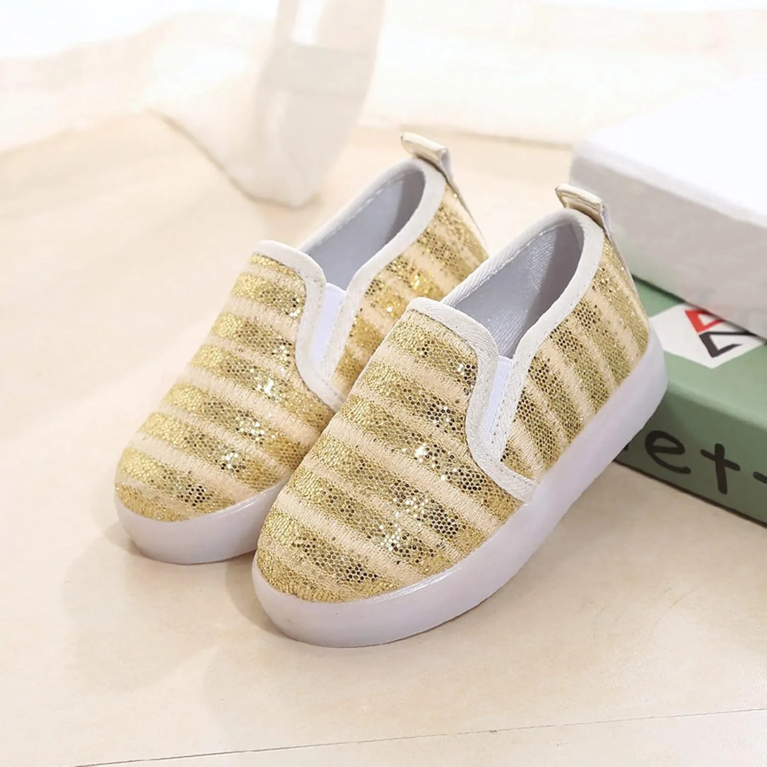 Toddler Girls Boys Canvas Shoes Slip On Light Up Shoes Casual Lazy Loafers for Infant Toddler Noisy Shoes for Kids