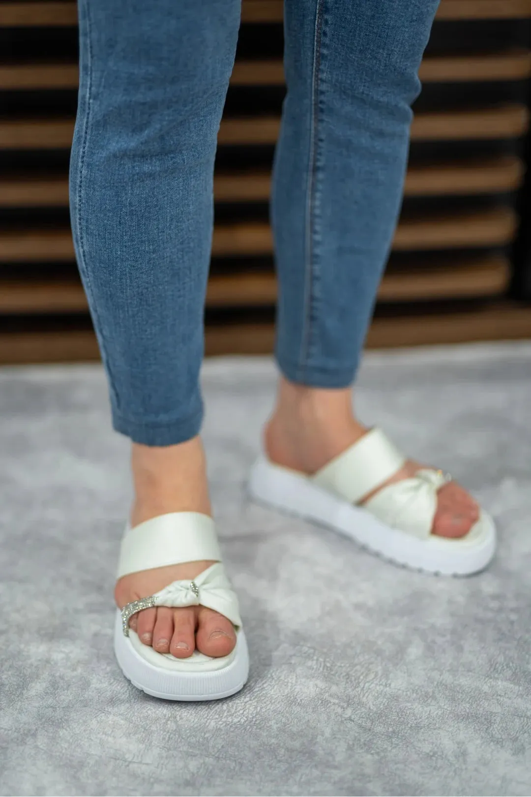 Women's High Sole Stoned Comfortable Daily Slippers